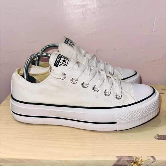 Converse Women's Chuck Taylor All Star Lift Ox Canvas A09992C Egret/White/Black - Picture 1 of 9